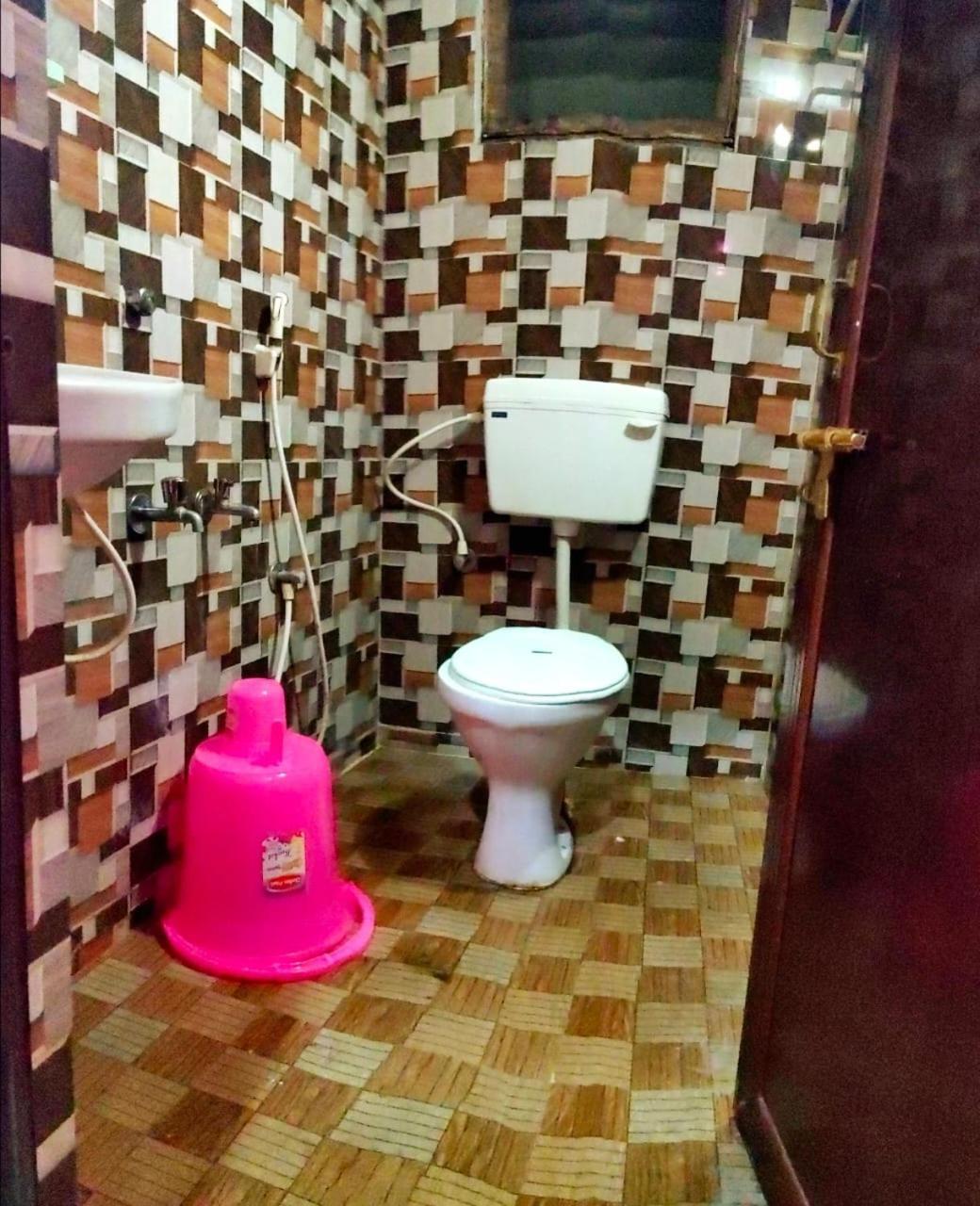 Sv Guest Rooms 维沙卡帕特南 外观 照片