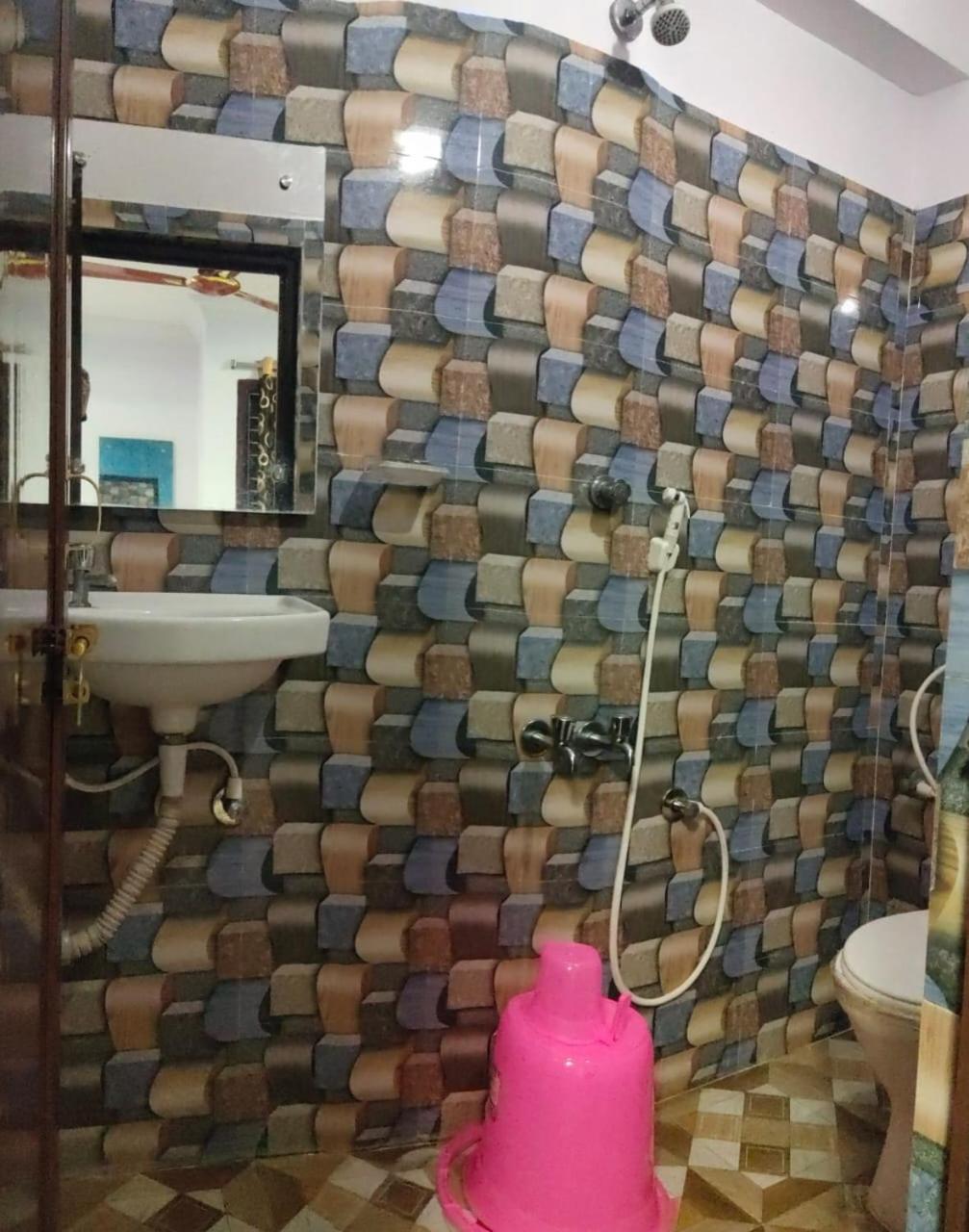 Sv Guest Rooms 维沙卡帕特南 外观 照片